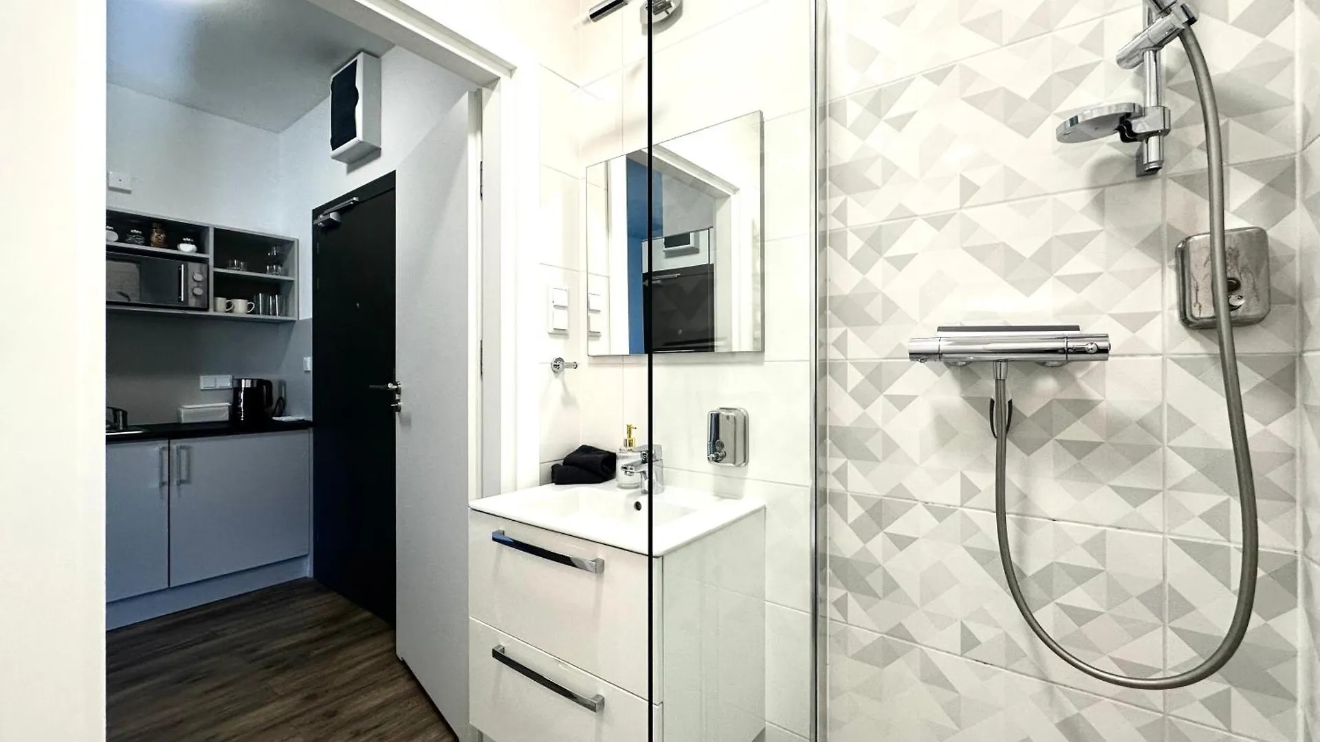 Przyjazni 16 Apt 24 - Self Check-In 20H - Lift Wroclaw Poland